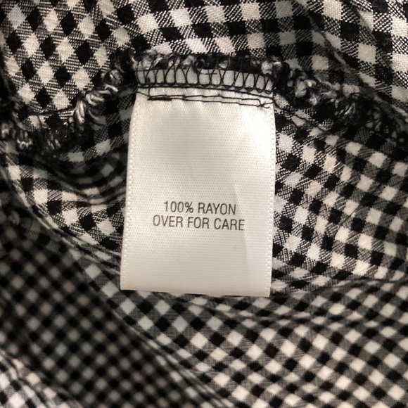 Size small Flutter&Kick Maternity B&W gingham button down shirt w front tie - Picture 6 of 7